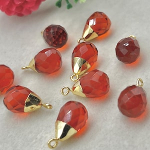 Gocce di corniola – ciondoli con pietre preziose sfaccettate da 10 x 14 mm / Forniture per la creazione di gioielli con cristalli curativi / Gocce di pietre preziose placcate in oro / Regalo di compleanno