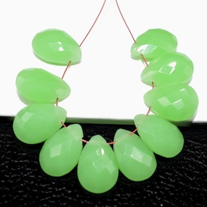 drop Briolette,Jewelry making beads, Teardop briolettes Chyrsoprase Teardrop 9x13mm Briolettes,Green chalcedony Side drilled Briolette