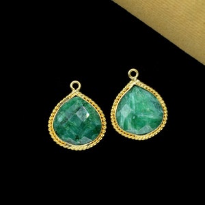 Natural Emerald 14mm Heart Bezel Charm,Station Bezel Link,Emerald Heart jewelry,Gemstone Single bail Connector,Handmade Heart Shape Pendant