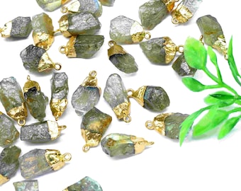 Colgante de piedra bruta de labradorita / Joyería de cristal bruto bañada en oro / Joyería galvanizada / Colgante de piedra bruta / Dijes conectores