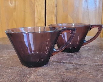 2 Vintage Hazel Atlas Moroccan Amethyst Glass Teacups
