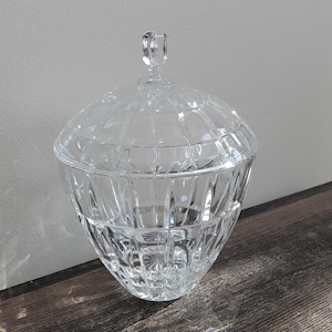 Fifth Avenue Crystal  7&quot; Covered Candy Dish