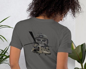 Chinook avec crâne et casque T-shirt unisexe à manches courtes