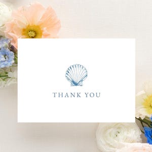 Tarjetas de agradecimiento plegables editables con diseño de conchas marinas azules para bodas en la playa, 7x5 / Templett, descarga instantánea