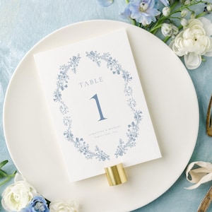 Números de mesa florales chinoiserie azules editables de 5 x 7 / Tarjeta de asiento para decoración de mesa / Descarga instantánea de Templett