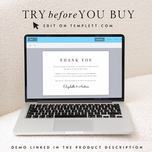 Pode incluir: Um ecr&atilde; de computador port&aacute;til a mostrar um modelo de cart&atilde;o de agradecimento com o texto "THANK YOU" numa fonte preta sem serifa. O texto "From the bottom of our hearts, we would like to thank you for sharing in our special day with us." est&aacute; abaixo do cabe&ccedil;alho. O texto "Thank you for celebrating in our love, joy and happiness, it means everything you have made us who we are today." est&aacute; abaixo disso. O texto "You are our favourite people in the world and we love you." est&aacute; abaixo disso. O texto "Elizabeth & Andrew" est&aacute; na parte inferior do cart&atilde;o. O texto "TRY before YOU BUY" est&aacute; na parte superior do ecr&atilde; do computador port&aacute;til. O texto "EDIT ON TEMPLETT.COM" est&aacute; abaixo disso.