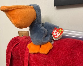 SCOOP THE PELICAN!! Rare 4107!! Beanie Baby