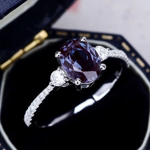 British style Design K Solid Gold Oval Cut Lab Created Alexandrite Ring For Women Wedding Engagement Band Handmade Gold Ring