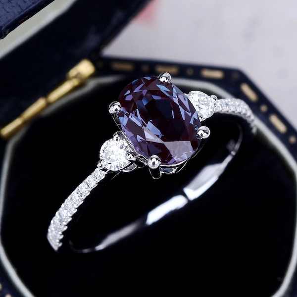 Diseño de estilo británico K Solid Gold Oval Cut Lab Creado anillo de alejandrita para mujeres Anillo de compromiso de boda Anillo de oro hecho a mano