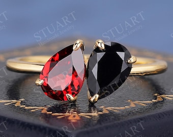 Natural Garnet & Black Onyx 18K Solid Gold Toi et Moi ring Engagement ring gifts for her Anniversary Handmade Birthstone Ring