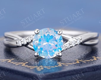 Round cut Natural Moonstone Platinum Ring For Women Engagement Ring Wedding Band Handmade Vintage Blue Gemstone Bridal Ring