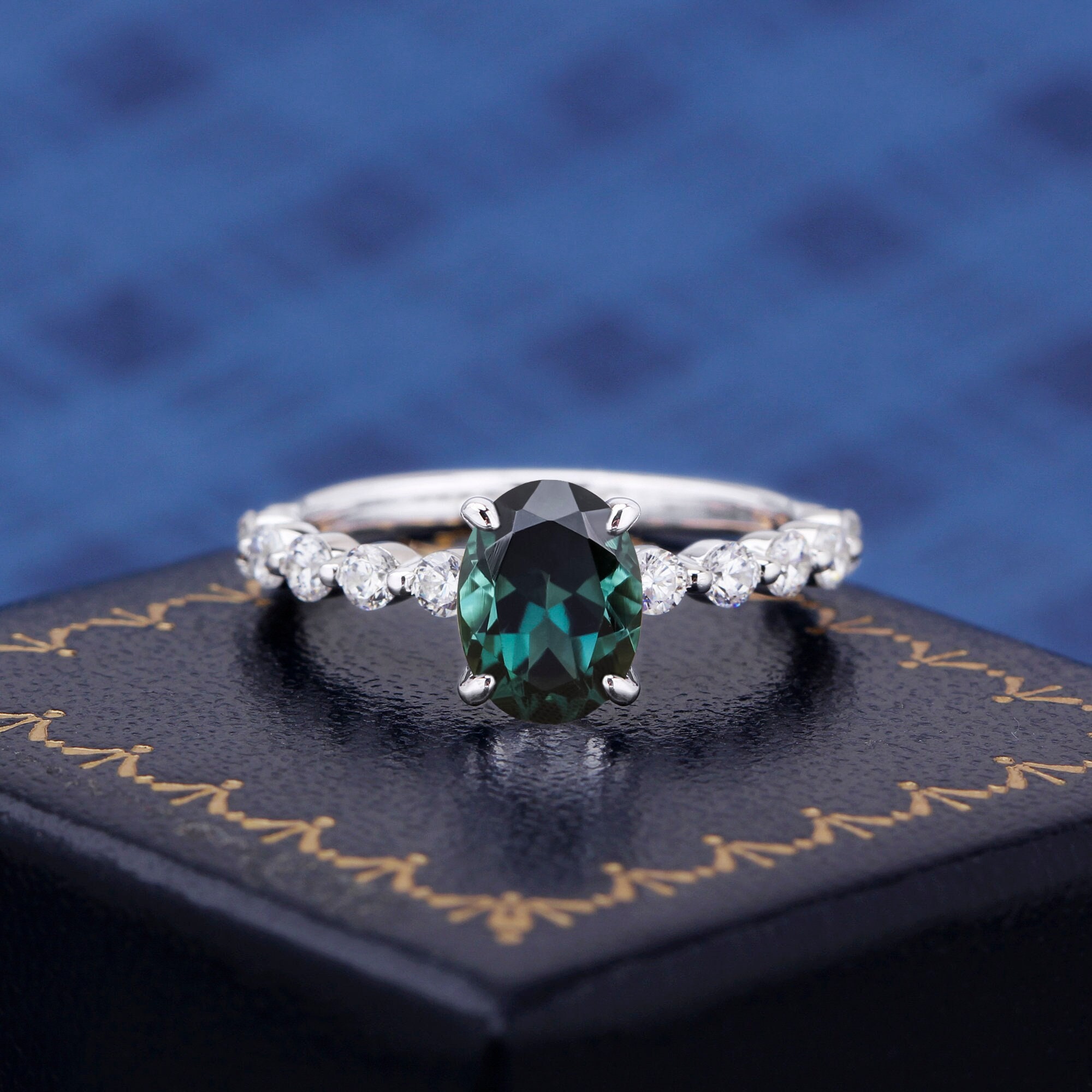 Oval Tsavorite Garnet Ring With Diamonds Natural Green Garnet Ring 3 Stone  Style Green Stone Engagement Ring 14K 18K Platinum - Etsy