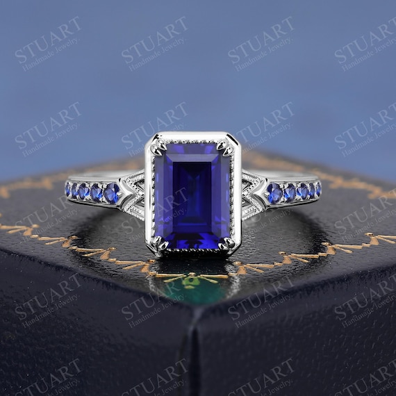 ヴィンテージ K18 ブルーサファイア V字ネックレス マーキスカット