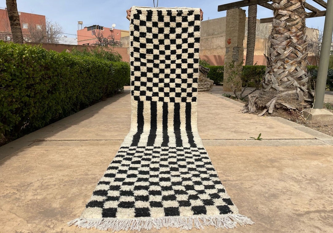 2,4x9 Ft Hallway Checkered Marocain Rug, Checkered Beni Ouarin Wool Rug ...