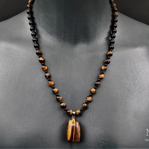 Tiger&#39;s Eye & Black Onyx Beaded Necklace: Raw Stone Pendant