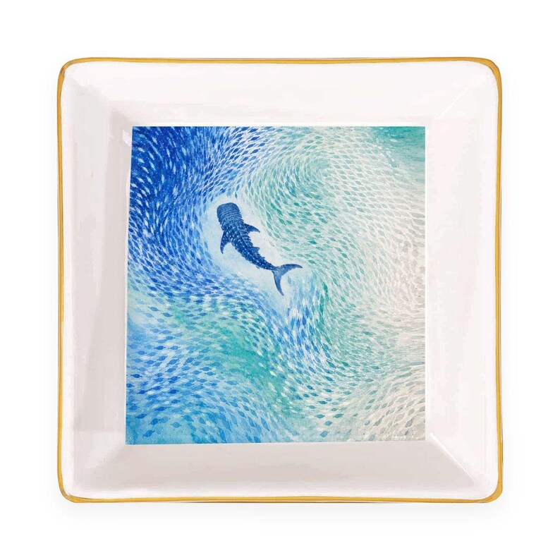 Whale Shark Mahjong Dice Tray with Blue Dice, Gold Rim Ceramic 4x4 Tray, Ocean Dice Bowl, Mahjong Gift, Coastal Mahjong Accessory