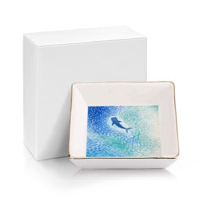 Whale Shark Mahjong Dice Tray with Blue Dice, Gold Rim Ceramic 4x4 Tray, Ocean Dice Bowl, Mahjong Gift, Coastal Mahjong Accessory