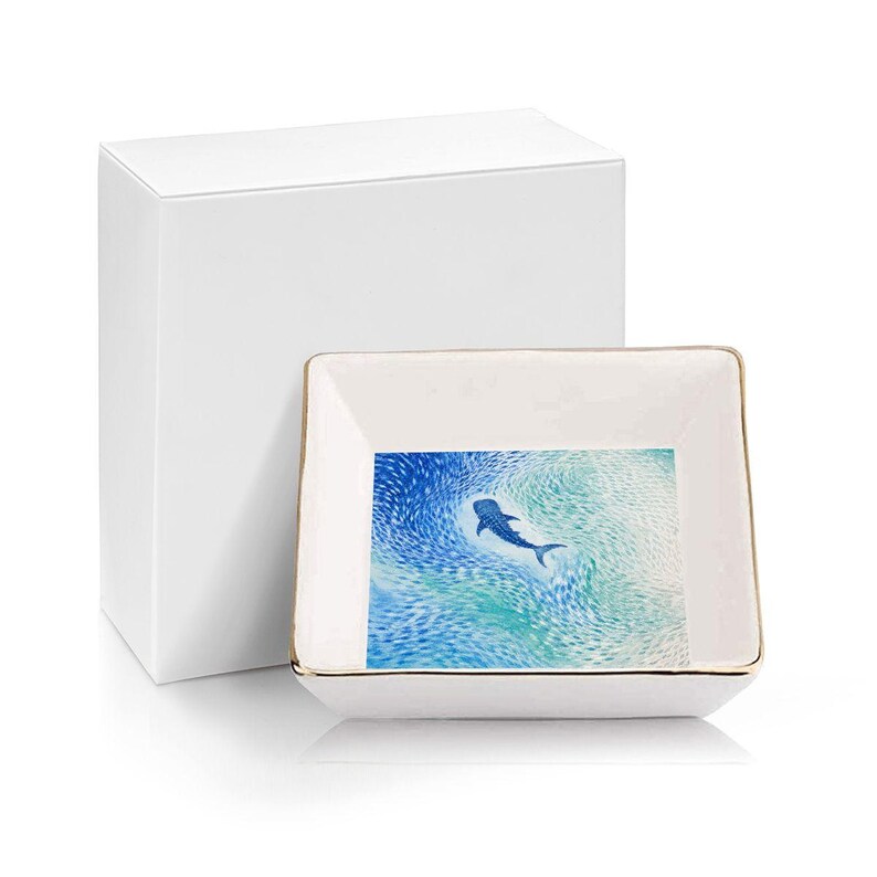 Whale Shark Mahjong Dice Tray with Blue Dice, Gold Rim Ceramic 4x4 Tray, Ocean Dice Bowl, Mahjong Gift, Coastal Mahjong Accessory