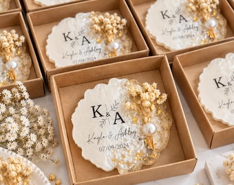 Elegant Wedding Magnet, Custom Name Date Favor, Minimalist Elegant Keepsake,Personalized Magnet Wedding Favor, Baby Shower, Baptism