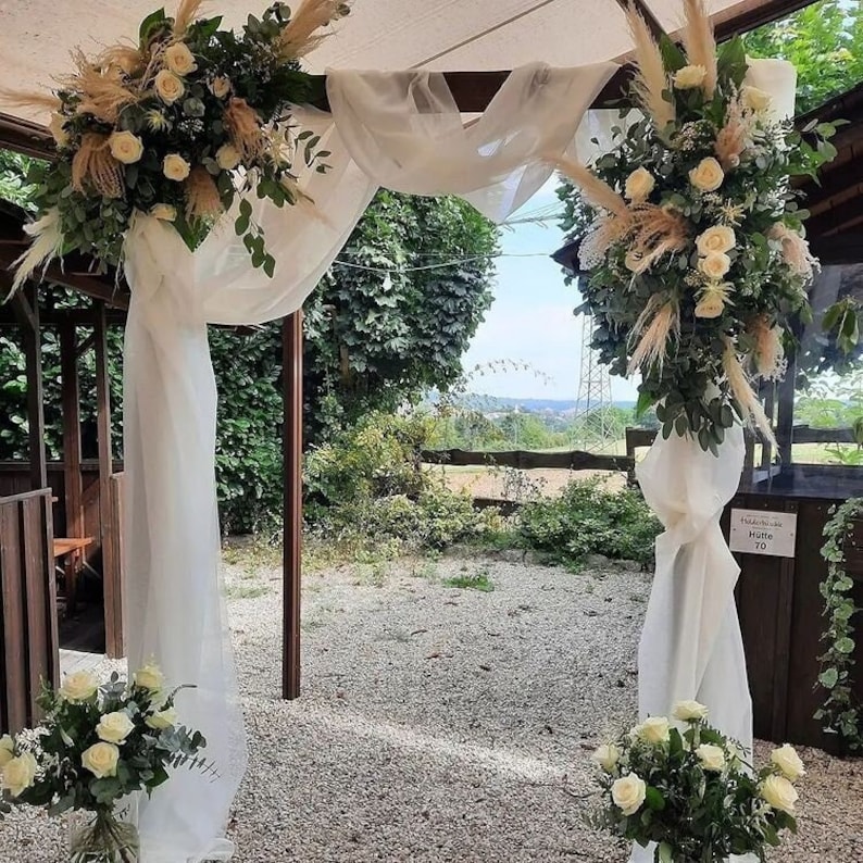 traubogen-hochzeitsdekoration-freie-trauung-hochzeit-echtblumen