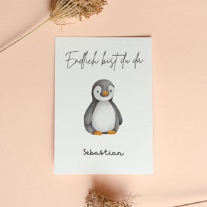 Finalmente estás aquí; tarjeta de nacimiento personalizada con motivo de pingüino