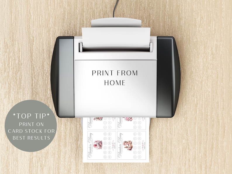 K&ouml;nnte beinhalten: Ein wei&szlig;-schwarzer Heimdrucker mit dem Text PRINT FROM HOME auf der Vorderseite. Ein Blatt Papier mit vier gedruckten Blumenmotiven und kreisf&ouml;rmigen Symbolen kommt unten heraus. Ein grauer Kreis enth&auml;lt den Text *TOP TIP* PRINT ON CARD STOCK FOR BEST RESULTS.