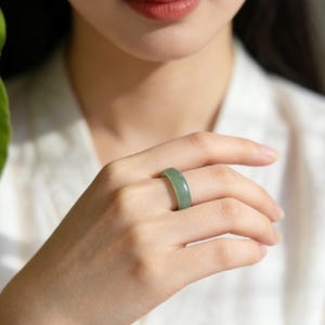Anillo de jadeíta birmana (tipo A sin tratar) – Certificado incluido