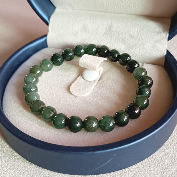 Authentic Jadeite Jade Beaded Bracelet (8mm)