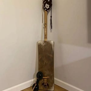 Original Marocain Gnawa instruments, instruments Gnawa, musique soul Guembri bass Gnawa