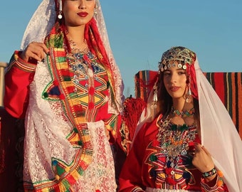 Ensemble de robe pour femme amazighe berbère, vêtements berbères faits main, tenue traditionnelle marocaine, tenue ethnique, inspiration culturelle.