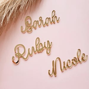 Gepersonaliseerde lasergesneden naamplaatskaarten, aangepaste naambordjes bruiloft tafel, couverts gast, bruiloftsdecor bruid en bruidegom