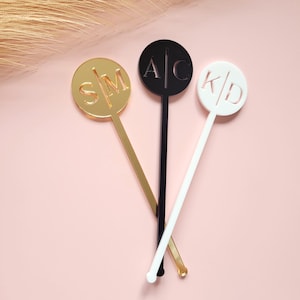 Gepersonaliseerde bruiloft roerstaafjes, aangepaste initiaal sticks bruid en bruidegom, paar drankje roerstaafjes, aangepaste bruiloft bar accessoires