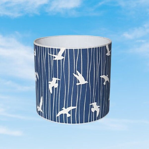 Abat-jour mouettes, tissu bleu en coton, ambiance bord de mer, chapeau de lampe oiseaux