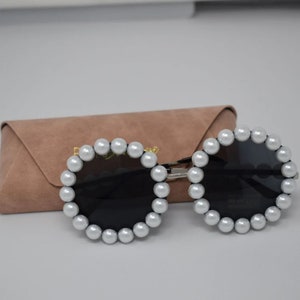 Runde weiße Perlen-Sonnenbrille, Statement-Sonnenbrille, Damen Luxus-Sonnenbrille, HBCU Divine Nine, D9 Sorority Utensilien, einzigartiges Geschenk für Sie