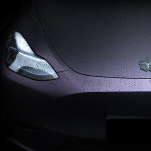  Shop4EV Emblème logo Tesla - Compatible avec Tesla Model Y -  Noir mat - Lot de 3 accessoires avant/arrière/volant