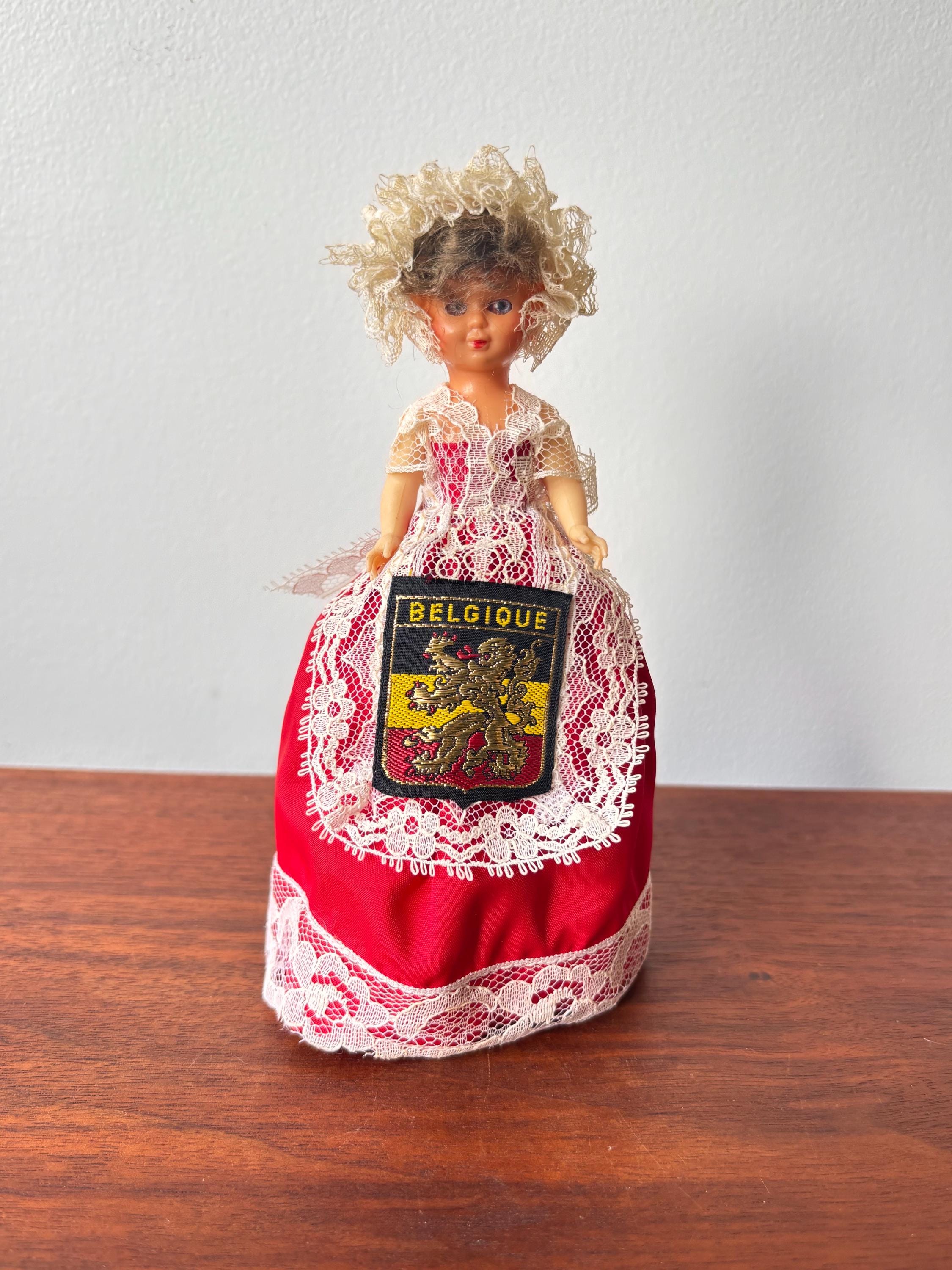 ベルギーのヴィンテージコスチュームドール：民芸品のお土産 - Etsy 日本