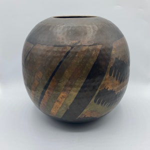 Vintage MCM Round Brass/ Copper Hammered Design Vessel Vase