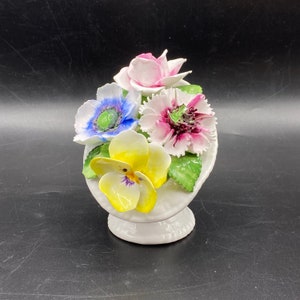 Hand Painted Capodimonte Radnor Bone China Staffordshire England Flower Bouquet with White Base, Pansy, Roses and Chrysanthemum