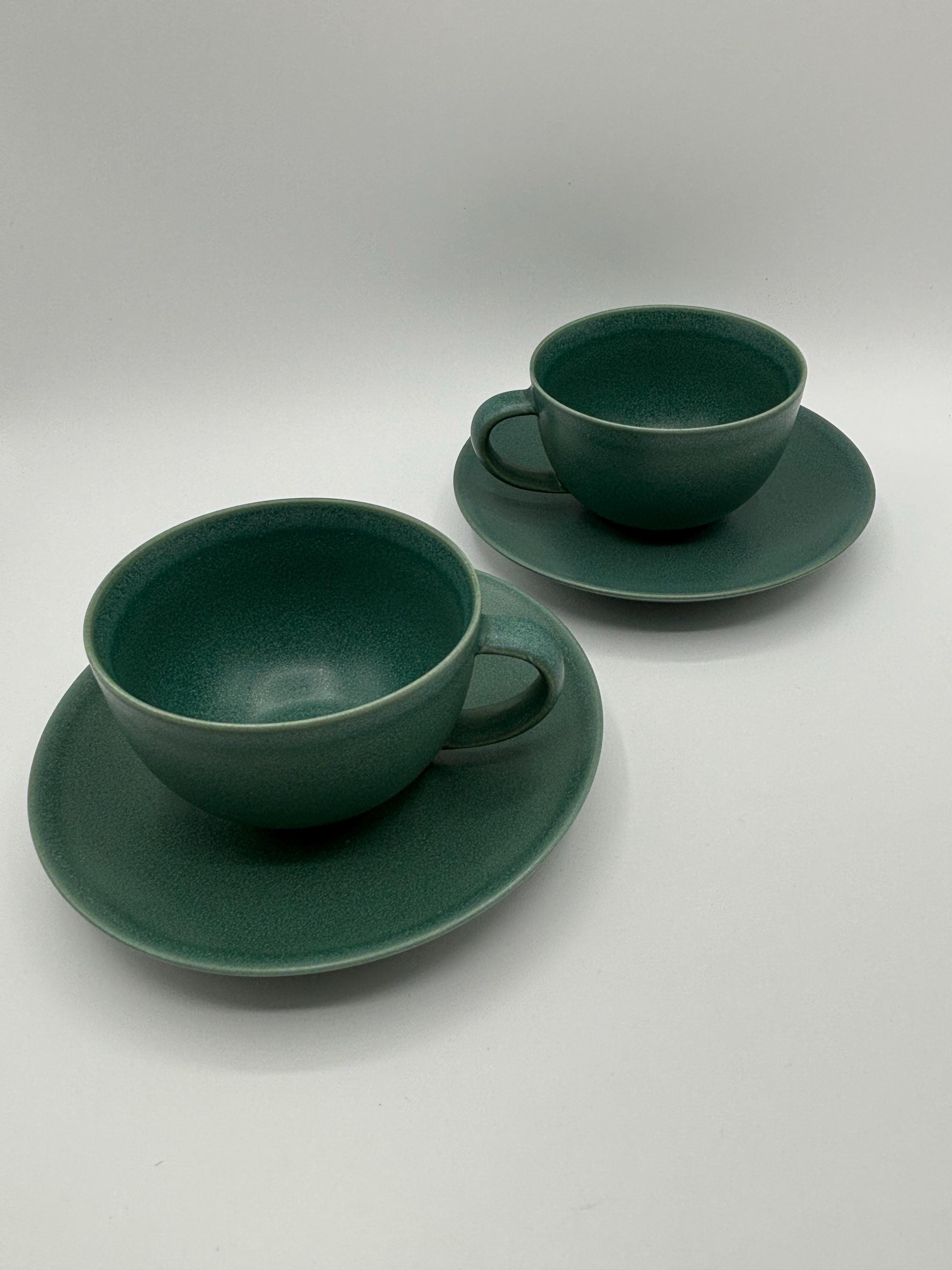 Vintage Arabia Finland 24H Heikki Orvola Green Jumbo Cup and