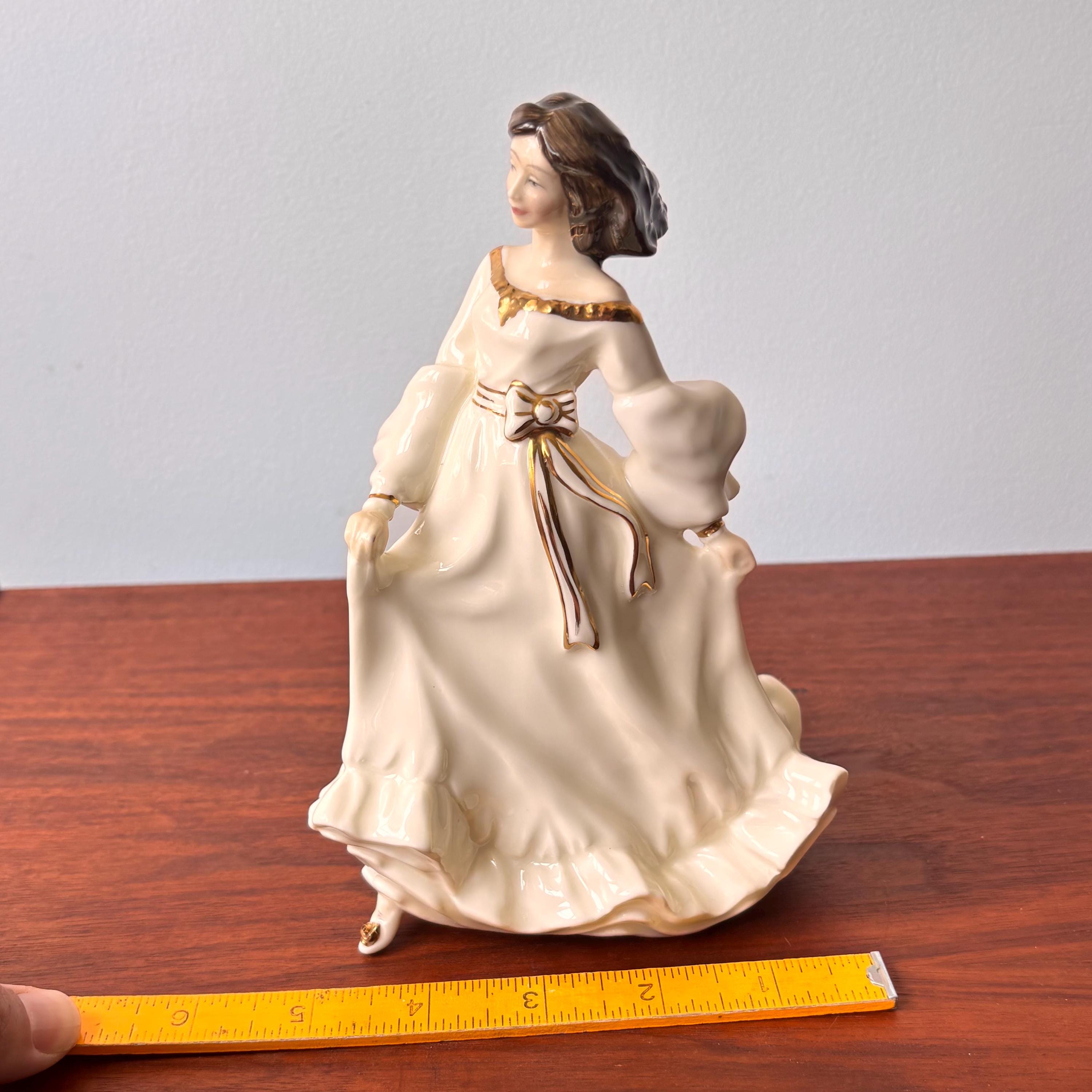 Vintage Royal Doulton Figurine: 