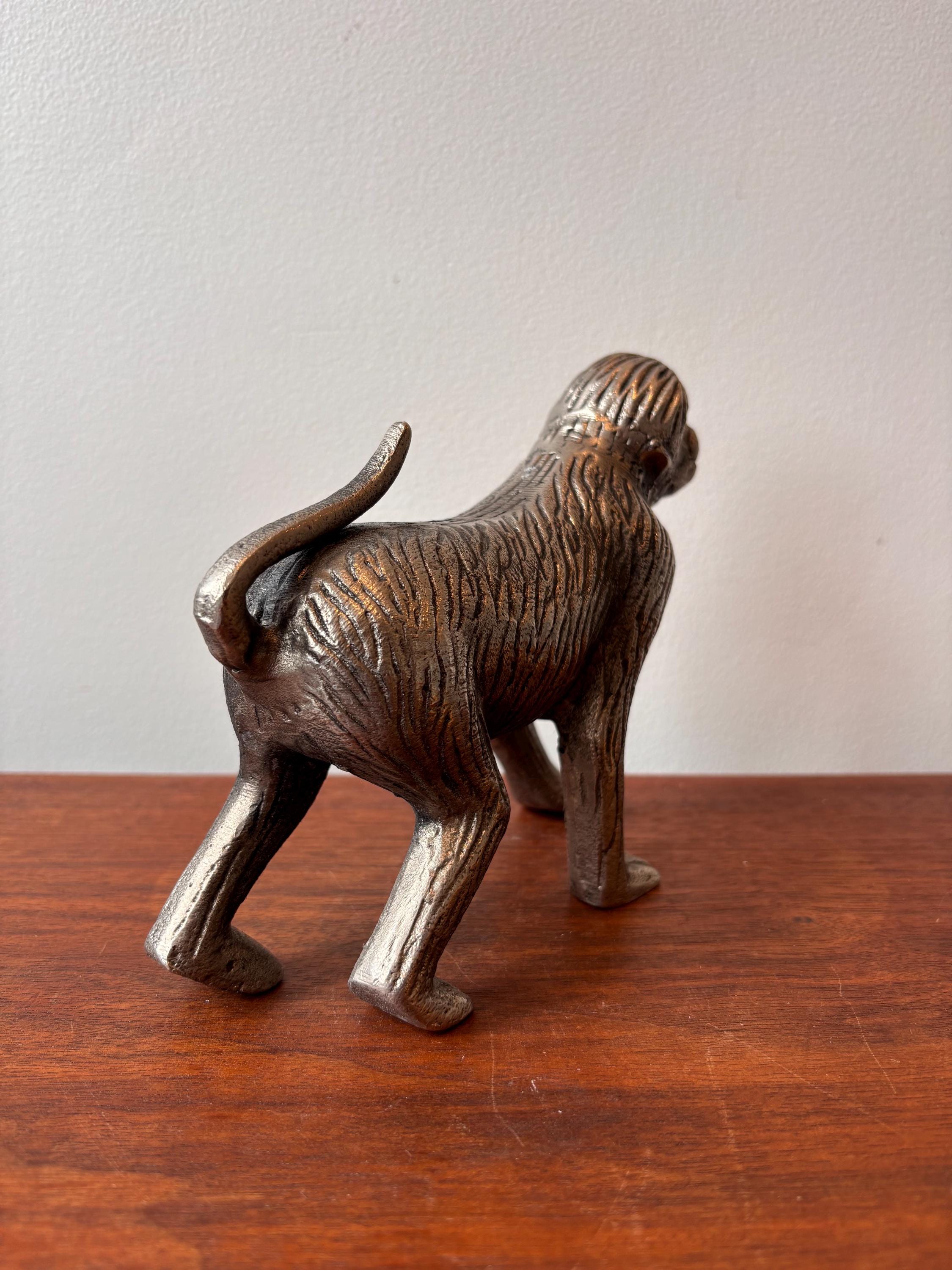 鋳鉄製の徘徊する猿の置物：現代的な棚飾り（5.75インチ） - Etsy 日本