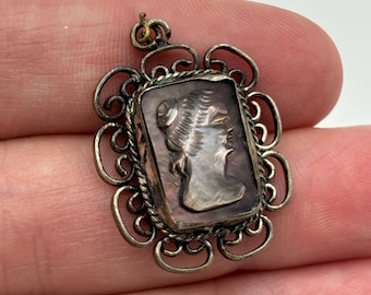 Pendentif Camée Bleu | La Boutique Steampunk