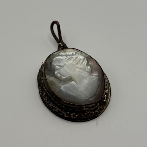 Cabochon Camée En Nacre Claire - Visage Sculpté Côté Droit - 30mm X 22mm - Neuf