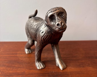 鋳鉄製の徘徊する猿の置物：現代的な棚飾り（5.75インチ） - Etsy 日本