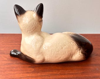 Vintage Beswick England Siamese Cat Figurine # 1559, Handpainted