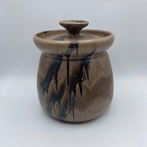 Vintage Blue Mountain Pottery Lidded Cookie Jar - Mocha Glaze
