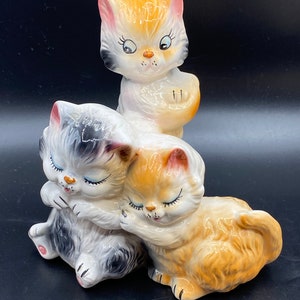 Vintage Kitschy Cute Momma Cat with 2 Playful Kittens Porcelain Ceramic Coin Bank