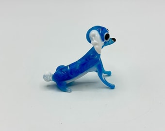 ヴィンテージビミニスタイルアートガラス犬置物：青と白のミニチュア