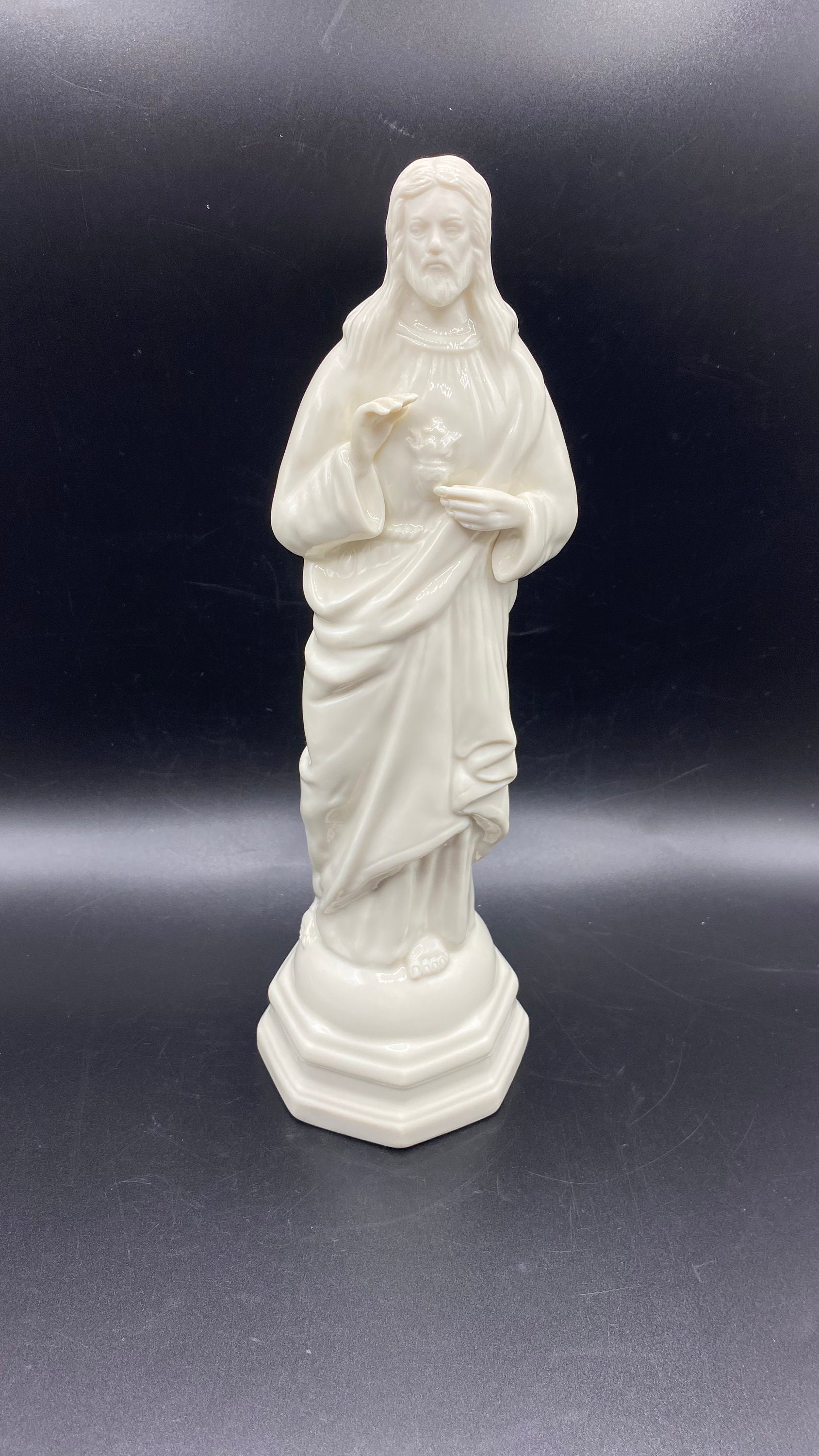 90s Ireland製 Hand Made Statue Belleek Ireland Jesus Sacred Heart Figural Statue of Jesus