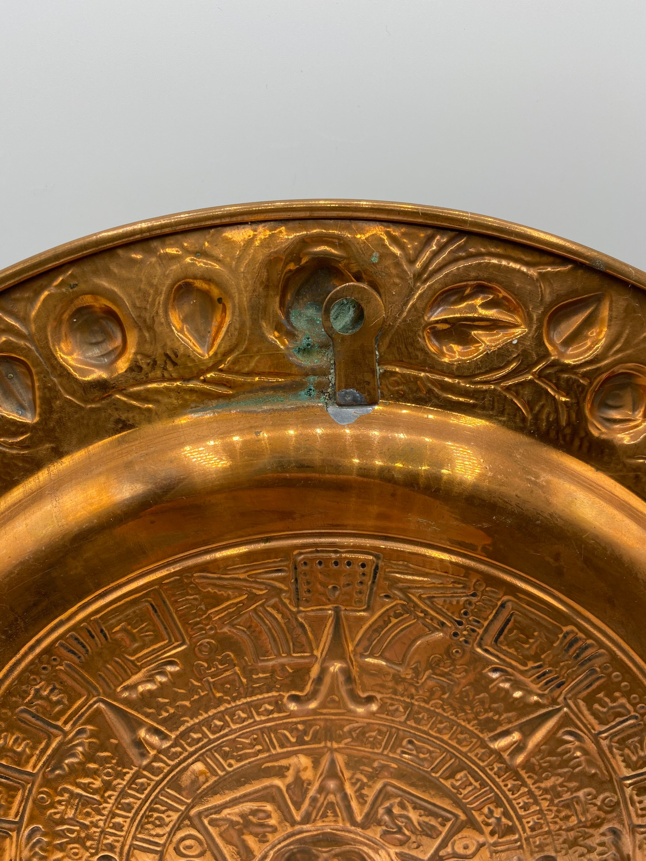 アステカカレンダー銅板：カラフルなメキシコの壁アート（11インチ